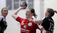 Janka Bauer und die FSG Mainz 05/Budenheim haben ihr Heimspiel gegen den TSV Haunstetten (r. Sabrina Duschner) bereits im November absolviert und 25:28 verloren. An diesem Wochenende versucht sich die SG Bretzenheim am Tabellenzweiten, rechnet sich aber wenig Siegchancen aus, während die FSG gegen den Tabellennachbarn Werder Bremen unbedingt punkten muss.