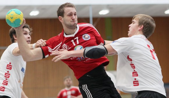 Christian Gettert, zuletzt im Angriff sehr glücklos, erwischte in Dirmstein einen guten Tag. Allerdings stellte sich das erst in der zweiten Halbzeit heraus, nachdem Trainer Markus Herberg ihn vor der Pause ausschließlich als Abwehrkraft eingesetzt hatte.
