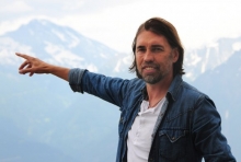 Höhenangst sollten die 05-Profis nicht haben - oder die Gelegenheit nutzen, sie zu überwinden: In Martin Schmidts Walliser Heimat befinden sich fast alle 4000er der Schweiz.