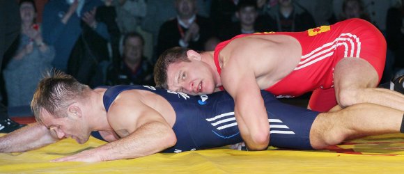 Balint Korpasi (oben) brachte dem Weingartener Adam Juretzko die höchste Saisonniederlage bei und hielt die 88er damit für den Rückkampf im Rennen.