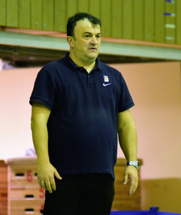 Glaubte nicht, was er so sah: DJK-Trainer Miro Sovic.