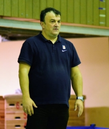 Glaubte nicht, was er so sah: DJK-Trainer Miro Sovic.