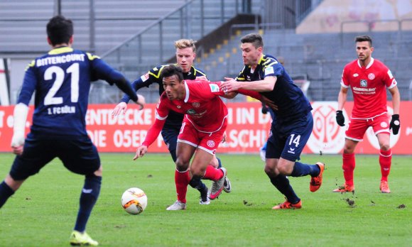 Stark auf dem rechten Flügel: Neuzugang Karim Onisiwo.