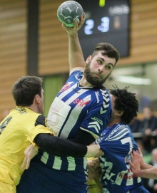 Fast eine halbe Stunde musste Philipp Becker in Kastellaun von Mitte der ersten Halbzeit an wegen einer Blessur aussetzen, war in der Schlussphase aber wieder einsatzbereit.
