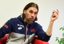  „Man darf im Fußball niemals nie sagen“, sagt Martin Schmidt. Aber von einem Verkauf Yunus Mallis noch im Winter hält er nichts.