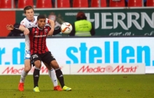 Gaetan Bussmann, hier im Zweikampf mit Elias Kachunga, gab in Ingolstadt sein Debüt für die 05er.