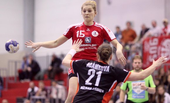 Hoch hinaus ging es für Christine Maric und die FSG Mainz 05/Budenheim bis Mitte der ersten Halbzeit gegen Erstligaabsteiger Vulkan-Ladies Koblenz/Weibern. Doch das hohe Niveau ließ sich vor allem im Angriff nicht durchhalten, noch vor der Pause übernahmen die Gäste das Kommando.