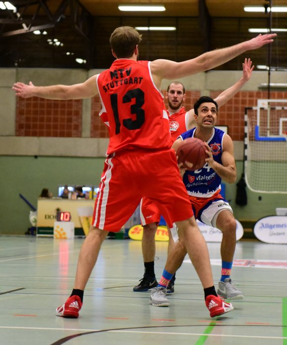 Da konnte Erik Meier die Arme ausstrecken, wie er wollte: Anish Sharda wurde mit 22 Punkten zum Topscorer der Partie...