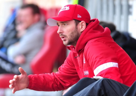 U19-Trainer Sandro Schwarz ist mit der Entwicklung seines Nachwuchsteams zufrieden, auch wenn es nicht bis ganz in die Spitze der Bundesliga gereicht hat.