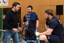 Aufholjagd ausgefallen: Für Janis Stenner (M.) und Moritz Rauch (r.), hier mit Trainer Marco Rossmann, verlief der zweite Zweitligaspieltag enttäuschend.