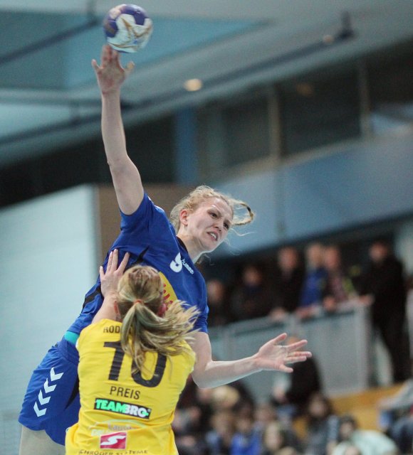 Mit je sieben Feldtoren sorgten Lea Schuhknecht (Bild) und Andrea Mertens in Kirchhof dafür, dass der Bretzenheimer Rückraum die Gastgeber vor große Aufgaben stellte. Doch die fanden in der Schlussphase den Kniff und drehten die Partie noch zu ihrem Gunsten.