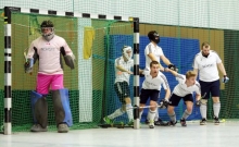 Der letzte Saisonauftritt des TSV Schott Mainz wurde nicht zuletzt zum Farberlebnis. Torwart Tobias Jordan trug einen Kleidersatz, der nach einer verlorenen Wette in seinen Besitz übergegangen war. Fastnacht war nun der richtige Zeitpunkt, um das schicke Teil aufzutragen.