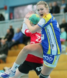 Mit aller Kraft doch noch zum Sieg: Wie es hier Vanessa Graf zeigt, vermochte die SG Bretzenheim II sich gegen den TV Moselweiß lange nicht zu präsentieren.