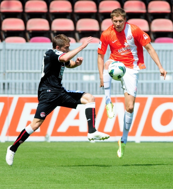 Kompromissloses Zweikampfverhalten wird am Freitagabend in Pfullendorf von Tobias Schilk (r.) und den 05-Amateuren gefordert sein.