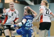 Mit Beginn der zweiten Halbzeit fing die große Zeit von Kreisläuferin Michelle Chwalek an, die mit einer Serie Treffer die später allerdings doch noch kurzzeitig abgegebene Führung zu verteidigen half.