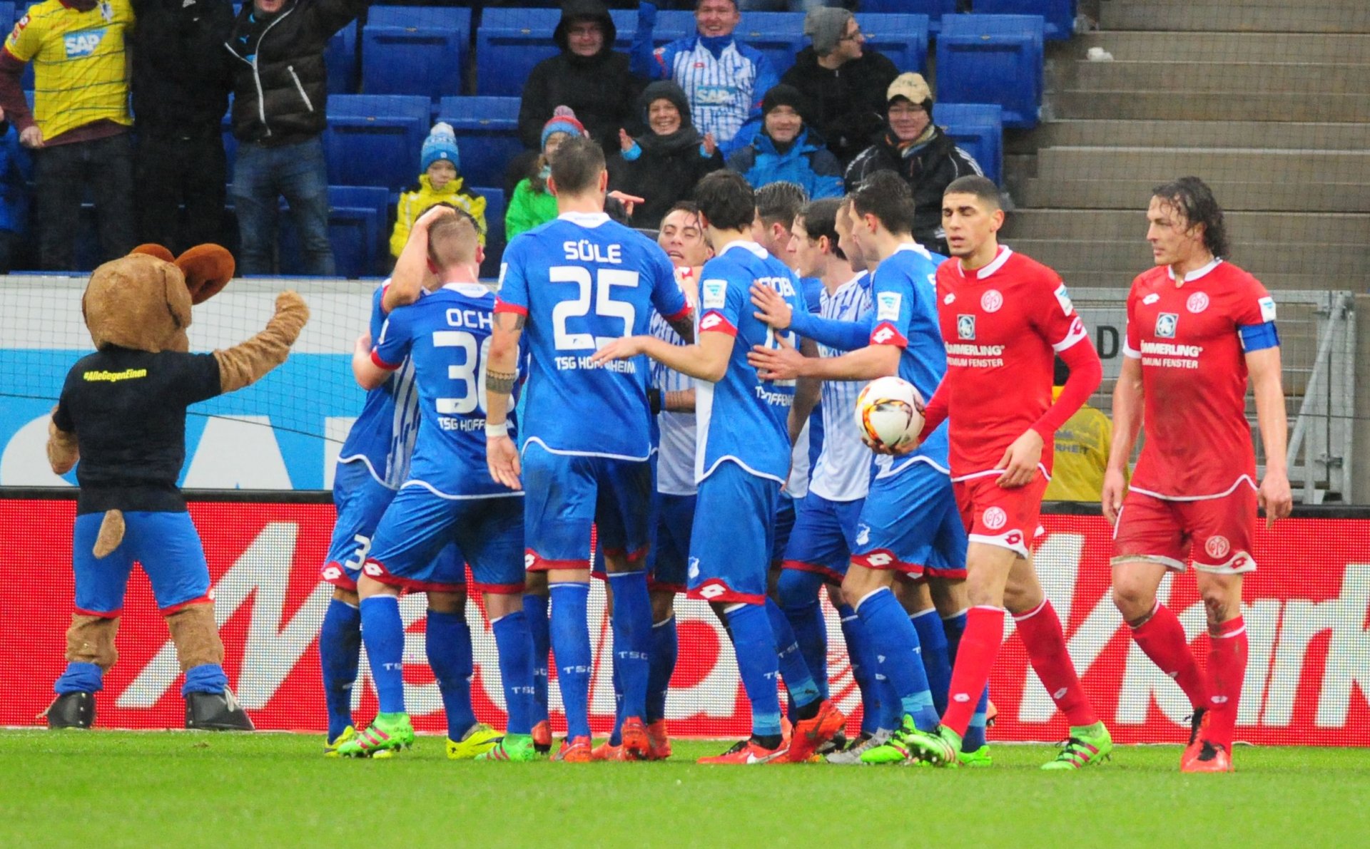 Die Freude über den Führungstreffer währte knapp zwei Minuten, dann kassierten Leon Balogun, Julian Baumgartlinger und ihre Kollegen den Ausgleich.