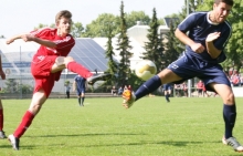 Schon beim 2:1-Sieg gegen den SV Geinsheim war Jonas Kleinschmitt (l.) der Schütze des entscheidenden Tores. Nun machte er bei RWO Alzey den Sack zu.