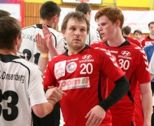 Mit dem Sieg über TuS Dansenberg fiel die Anspannung, in dieser Saison noch etwas erreichen zu müssen, vom TVN (Mitte: Tino Stumps, r.: Thorsten Griesbach) ab. Es wird nicht einfach, sich beim SV 64 Zweibrücken ordentlich zu schlagen.