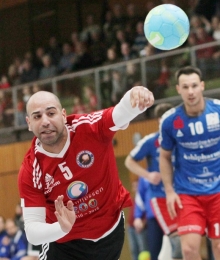 Seit seiner Rückkehr ins Nieder-Olmer Team nach langer Rekonvaleszenz vom Kreuzbandriss hatte Patrick Ranzenberger nicht so häufig ins Tor getroffen wie nun beim TV 05 Mülheim. Dennoch war auch er am Fehlwurfreigen beteiligt, der Mitte der zweiten Halbzeit die Siegchance kostete.