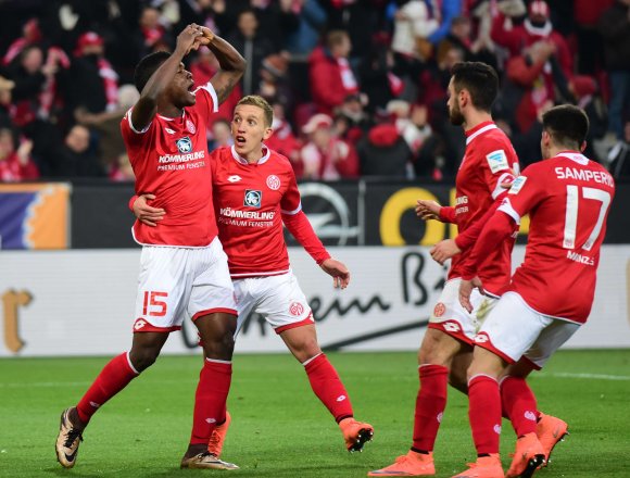 Jhon Cordoba and the way of celebration: mit dem staunenden Pablo De Blasis...