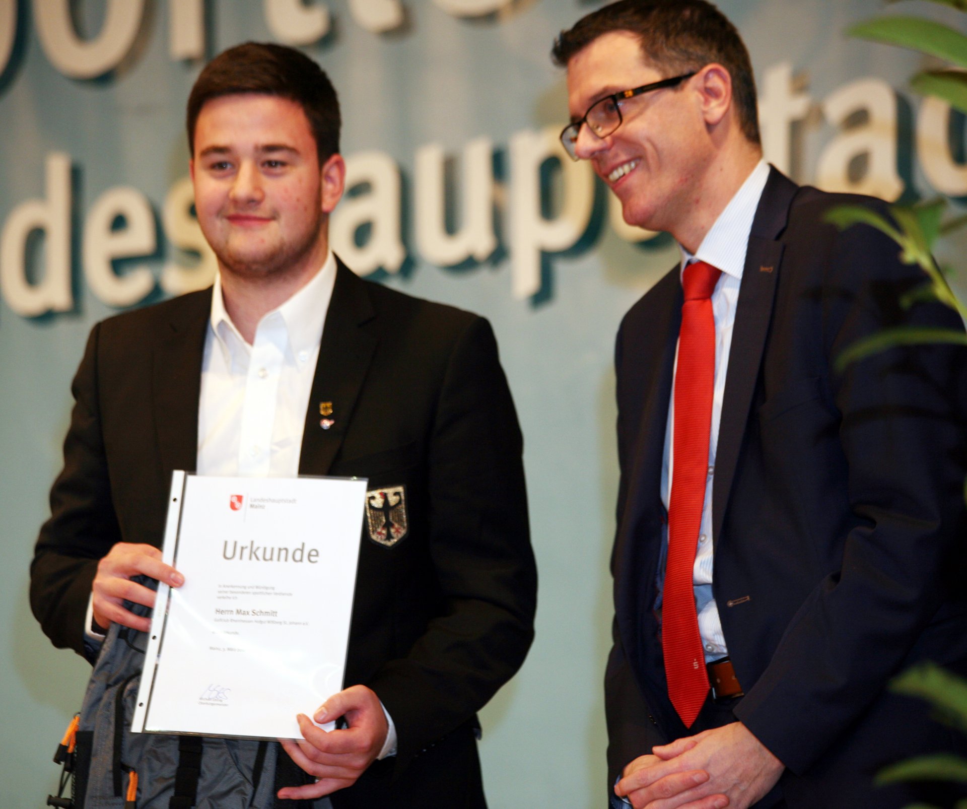 Maximilian Schmitt (GC Rheinhessen), Jugendeuropameister im Golf mit dem Junior Team Germany, lebt erst seit einem Jahr in Mainz, versicherte aber, auch künftig seiner Sportart nachzugehen und nicht ins Lager der Minigolfer zu wechseln…