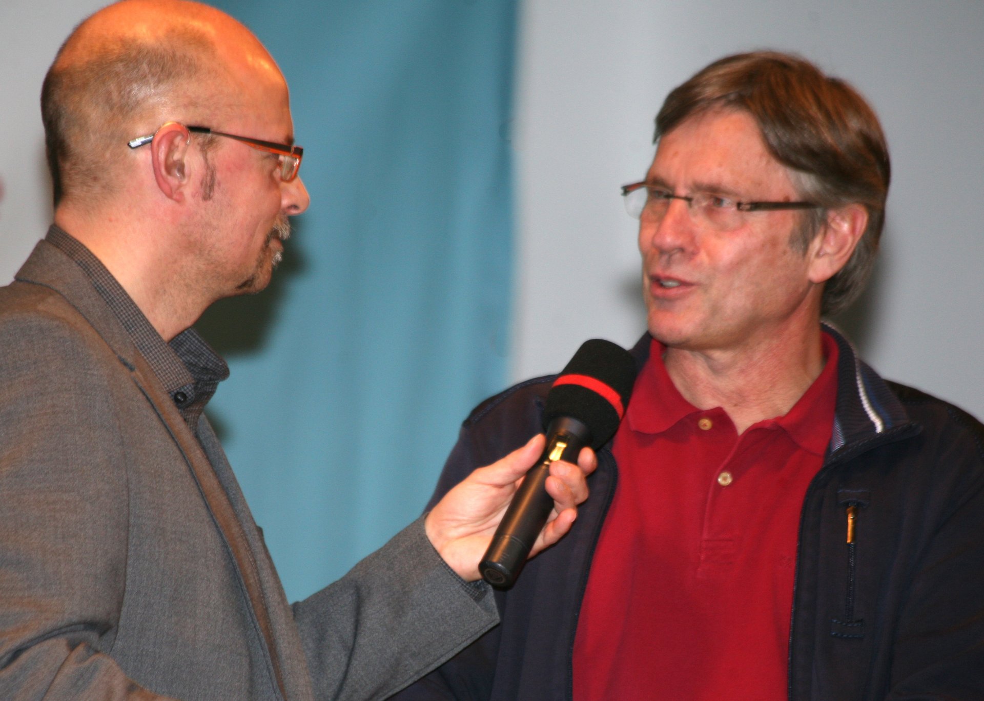 Das Gegenstück zum jungen Peter Gollai (siehe vorne): Wolfgang Heyne vom SSV Undine Mainz, Deutscher Meister der AK 60 über 50 Meter Kraul und Schmetterling, schwimmt bevorzugt die kurzen Strecken – „eben weil sie schnell vorbei sind“.