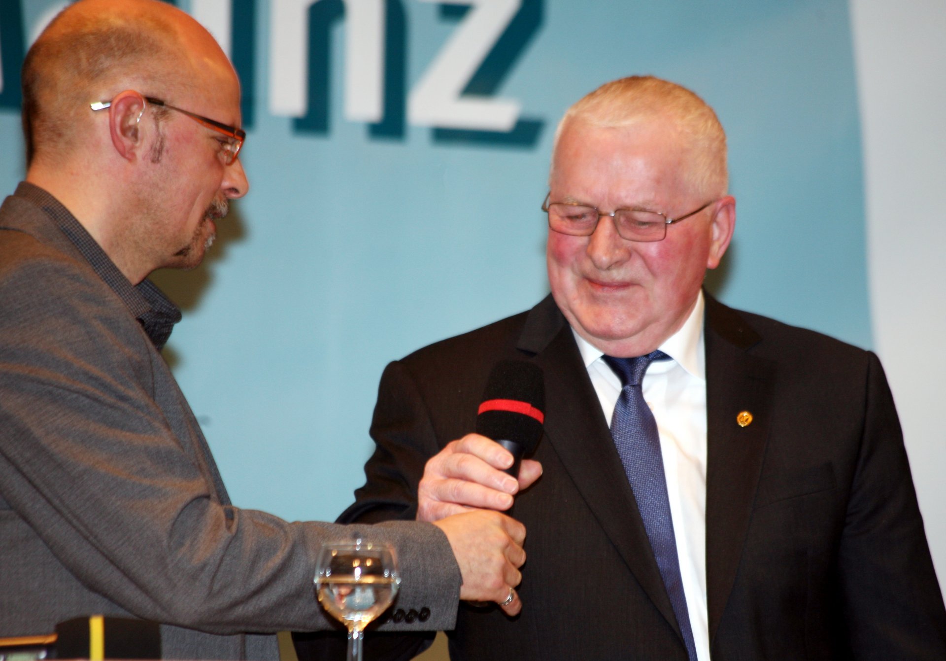 Ein alter Bekannter in den Gewichtheberhallen und bei Sportlerehrungen: Horst Jooß vom AC Laubenheim, Deutscher Seniorenmeister der AK 9, wurde im walisischen Bangor auch Europameister der AK 75.