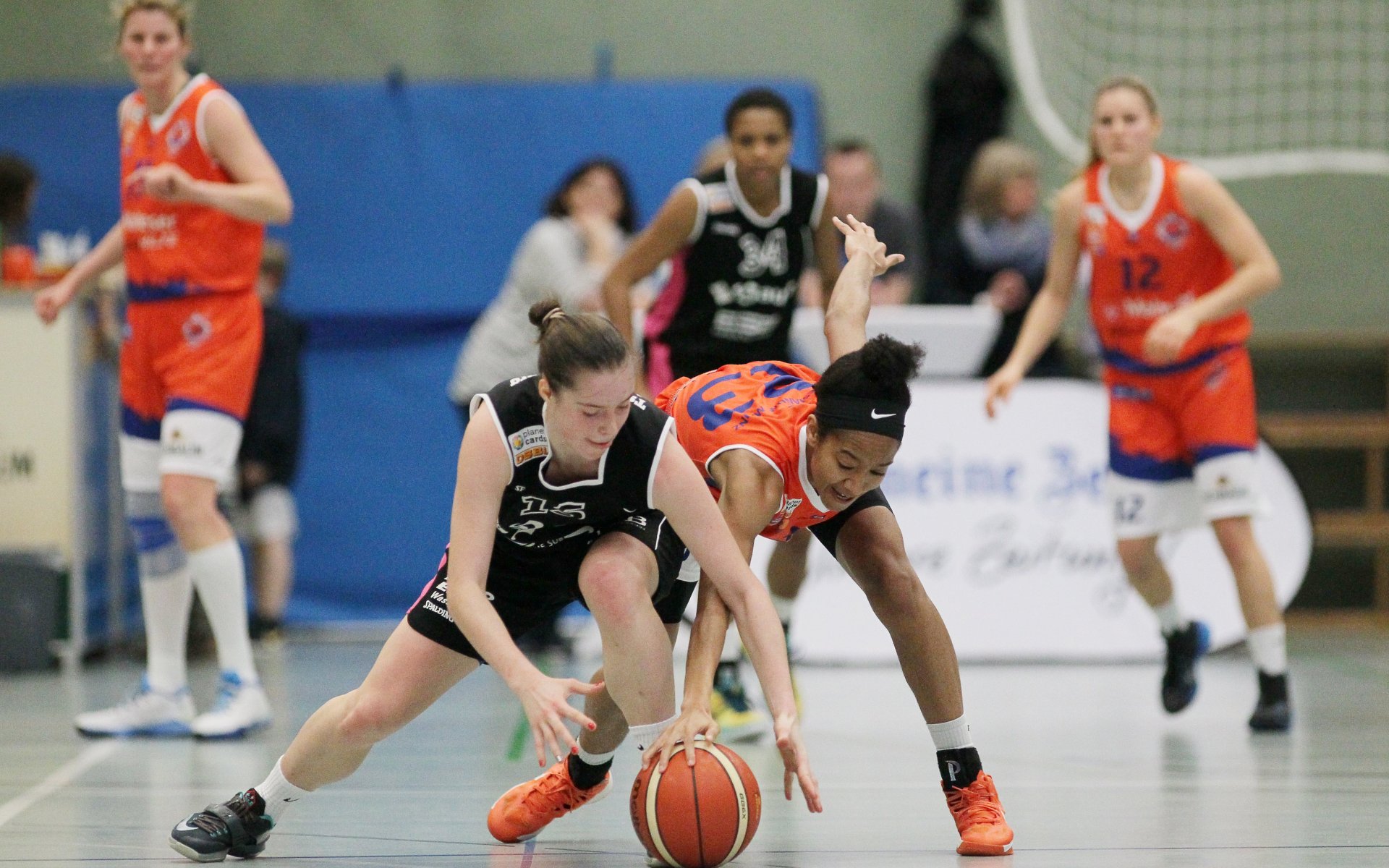 In der knapp drei Viertel lang umkämpften Partie setzten die Mainzerinnen um Spielmacherin Bria Richardson sich eingangs der vierten Viertels entscheidend ab.