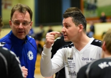 Das Gonsenheimer Trainerpaar Thomas Schaaf (l.) und Sven Engel musste reichlich bangen, bis ihre Mannschaft gegen drei SG Sauheim II sich wenigstens einen Punkt sicherte, der den Tabellennachbarn zugleich auf Distanz hält.