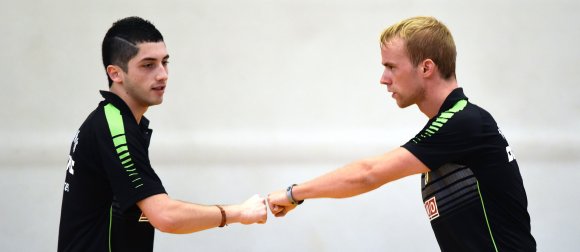 Wieder dabei: Dennis Müller (r.) freut sich über die Rückkehr des bei der Mannschafts-WM mit Chile aufgestiegenen Felipe Olivares.
