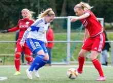 Chiara Loos (r.) verbuchte die besten Torraumszenen für den TSV Schott, Kristina Brenner (l.) rannte sich in ihrem ersten Spiel für die Mainzerinnen die Lunge aus dem Hals.