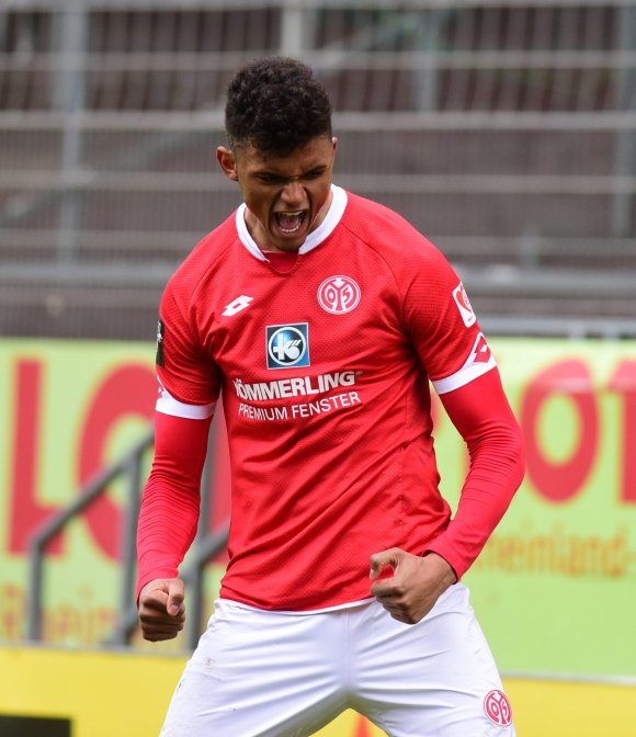 Endlich: Aaron Seydel schrie nach 20 Minuten die Freude über seinen ersten Drittligatreffer heraus...