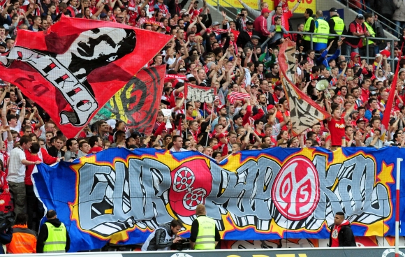 Europapokal: Auf den deutlich früheren Saisonbeginn als gewohnt freuen sich die meisten 05-Fans.