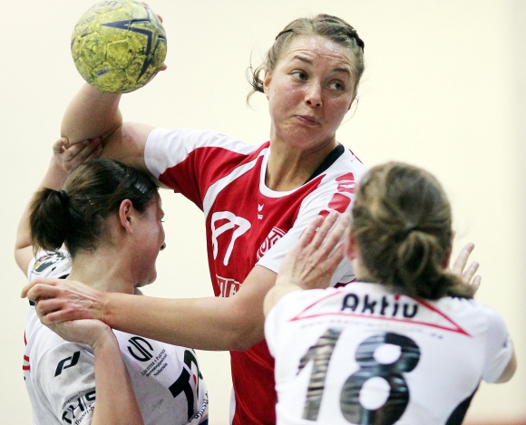 Rückraumspielerin Johanna Holstein sah sich einer fleißigen 6-0-Deckung der Gäste gegenüber, fand aber mit fünf Treffern vergleichsweise häufig die Lücke.