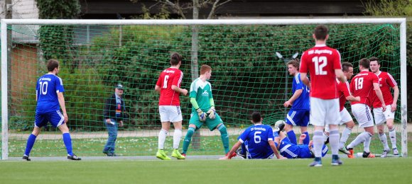 Damit fing das Elend an: Kurz vor der Pause kassierten die Gonsenheimer nach einer Ecke das 2:1.