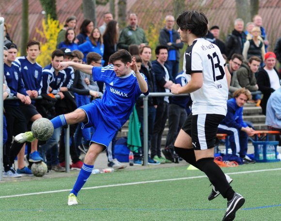 Die Spieler der TSG-Defensivkette wie Sascha Szep (l.) waren gegen den VfL Neustadt nicht allzu sehr gefordert und hatten Muße, sich auch in die Angriffe einzuschalten.