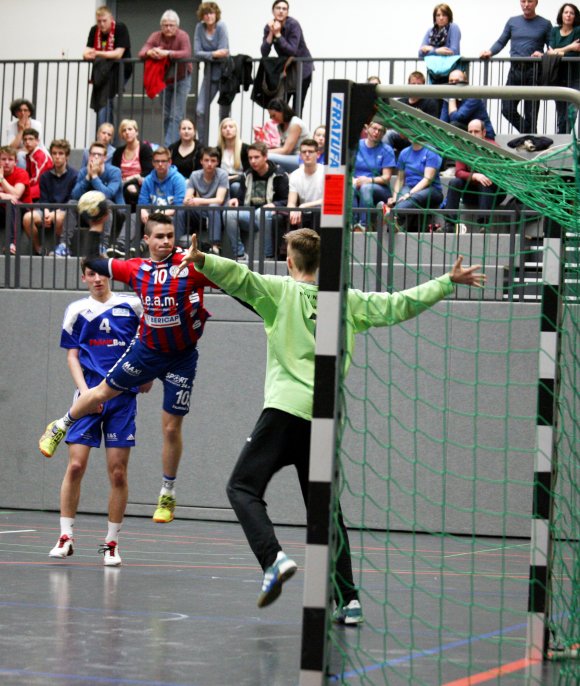 Johannes Reinhold und die JSG Ingelheim/Budenheim bestritten das letzte Bundesligaspiel mit der A-Jugend der sich nunmehr auflösenden Kooperation noch einmal in der Ingelheimer Halle vor immerhin rund 120 Zuschauern.