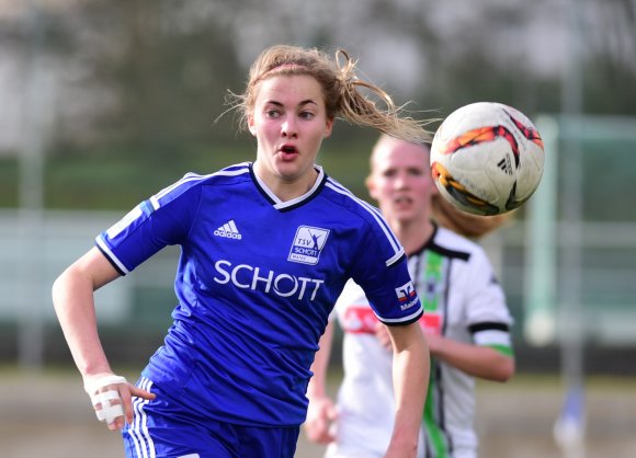Wird nicht mehr für den TSV Schott auflaufen: Laura Freigang, derzeit mit einem Mittelfußbruch außer Gefecht gesetzt, demnächst bei einem anderen Verein.