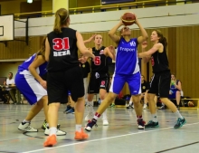 In der Rückrunde der zurückliegenden Oberligasaison setzten sich die SCL-Basketballerinnen um Talisha Ford (M.) in Bad Bergzabern überraschend mit 45:39 durch. Ähnlich überraschend kam jetzt der Rückzug der Pfälzerinnen.