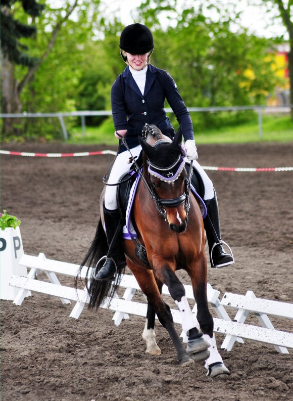 Christina Fuchs von RFV Gonsenheim belegte bei Finther Dressurturnier auf Guiness im M*-Prüfung unter 33 Teilnehmern den zweiten Rang.