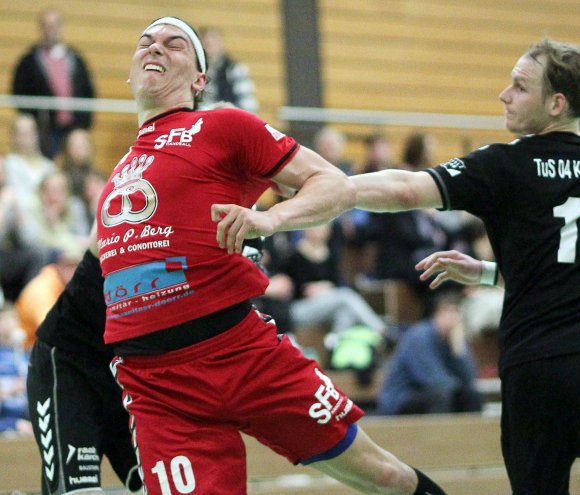 Sich zerreißen wie Lukas Scheer: Anders als beim vorigen Heimspiel gegen TuS Dansenberg sollte dies gegen die HSG Eckbachtal eigentlich nicht notwendig sein, wenn die Mannschaft ihre Defensivaufgabe gegen den Tabellenletzten ordentlich erfüllt.