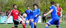 Mit dem Heimspiel gegen die SpVgg Burgbrohl können die Fußballer des TSV Schott (Mitte: Masashi Sakai) sich ihrer Abstiegssorgen entledigen