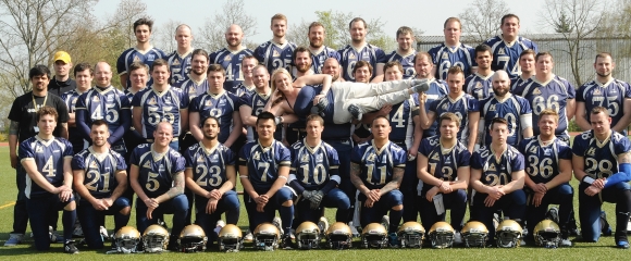 Gruppenbild mit Dame: Rund 50 Spieler umfasst der aktuelle Adlerhorst in Mainz-Mombach.