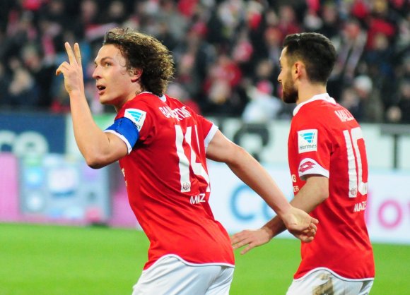 Vor dem Absprung: Julian Baumgartlinger.