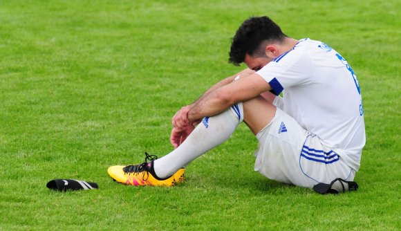 Serdal Günes wäre am liebsten nicht mehr aufgestanden. Der Schott-Verteidiger war nach der Finalniederlage wie vom Blitz getroffen zu Boden gegangen.