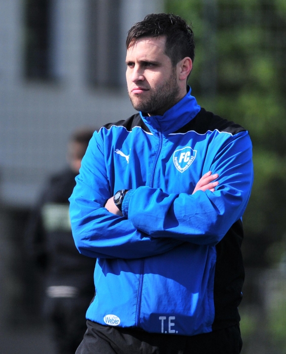 So schaut Trainer Thomas Eberhardt schon mal drein, wenn seine Mannschaft zwar führt, aber nicht zu seiner Zufriedenheit spielt.