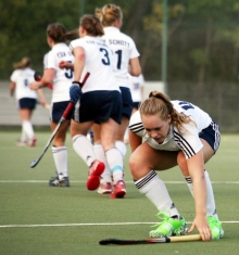 Den Schläger vorzeitig ablegen musste Luisa Poths in Nürnberg nach einem Zusammenprall, bei dem sie sich offenbar eine Gehirnerschütterung zuzog.