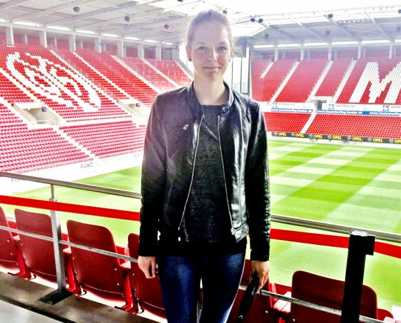 Auf der linken Angriffsseite ist Sophie Hartstock einsetzbar. Die 18-jährige Norddeutsche vervollständigt den Zweitligakader der FSG Mainz 05/Budenheim.