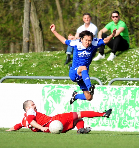 Jo Inoue will höher hinaus: Der Gonsenheimer Linksverteidiger hat dieser Tage beim SV Waldhof Mannheim vorgespielt.