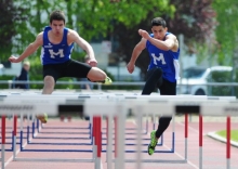 Erster und Dritter über 110 Meter Hürden der U18: Manuel Wagner (l.) und Onur Karasu.